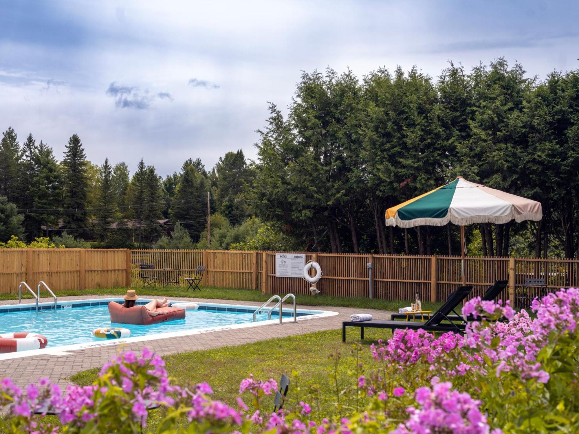 Eastwind Hotel לייק פלאסיד מראה חיצוני תמונה