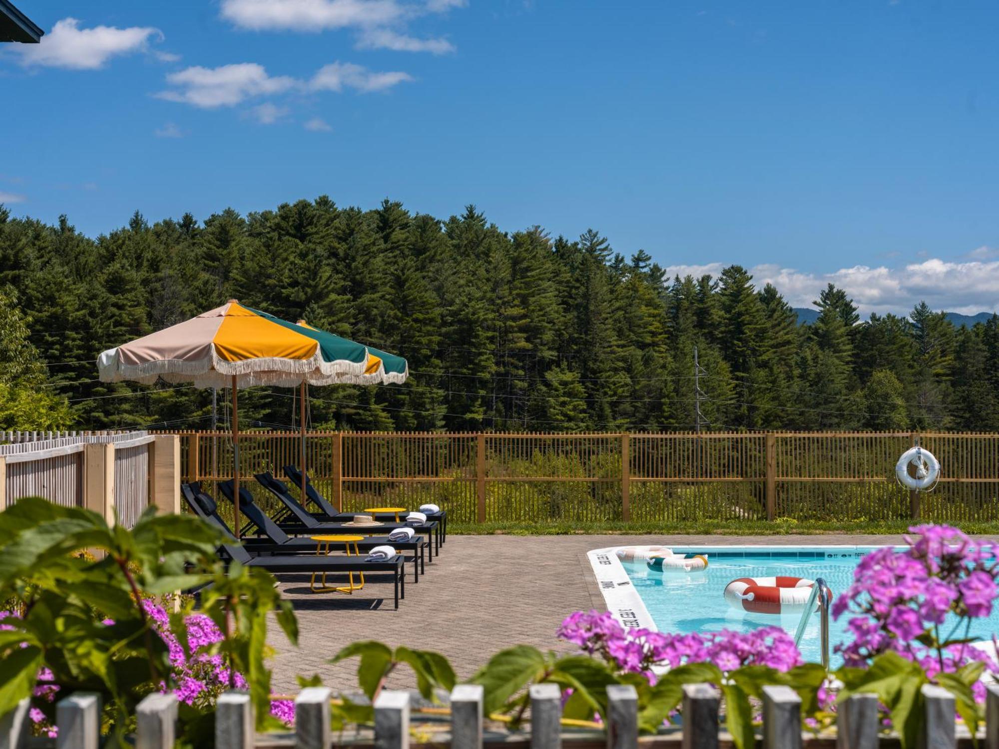 Eastwind Hotel לייק פלאסיד מראה חיצוני תמונה